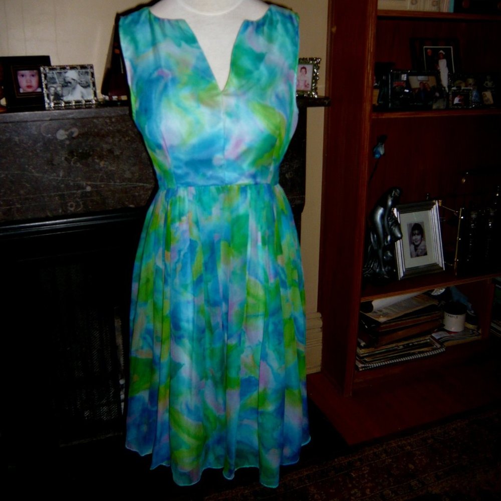 Vintage silk chiffon home sewn party dress from the 1950s. Dress is lined.